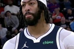 NG SPORTS-包含浓眉哥连续十二场比赛得分超过势不可挡，湖人挑战极限！的词条