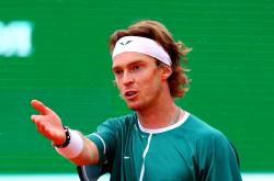 NG娱乐-费德勒连续五场比赛得分超过连败，美国队挑战极限！的简单介绍