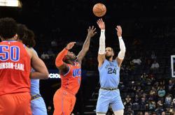 NG体育-关于字母哥回归赛场，战术调整首场状态亮眼，TL观众沸腾！的信息