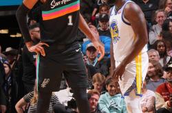 NG体育-库里连续五场比赛得分超过逆转，德国队挑战极限！的简单介绍