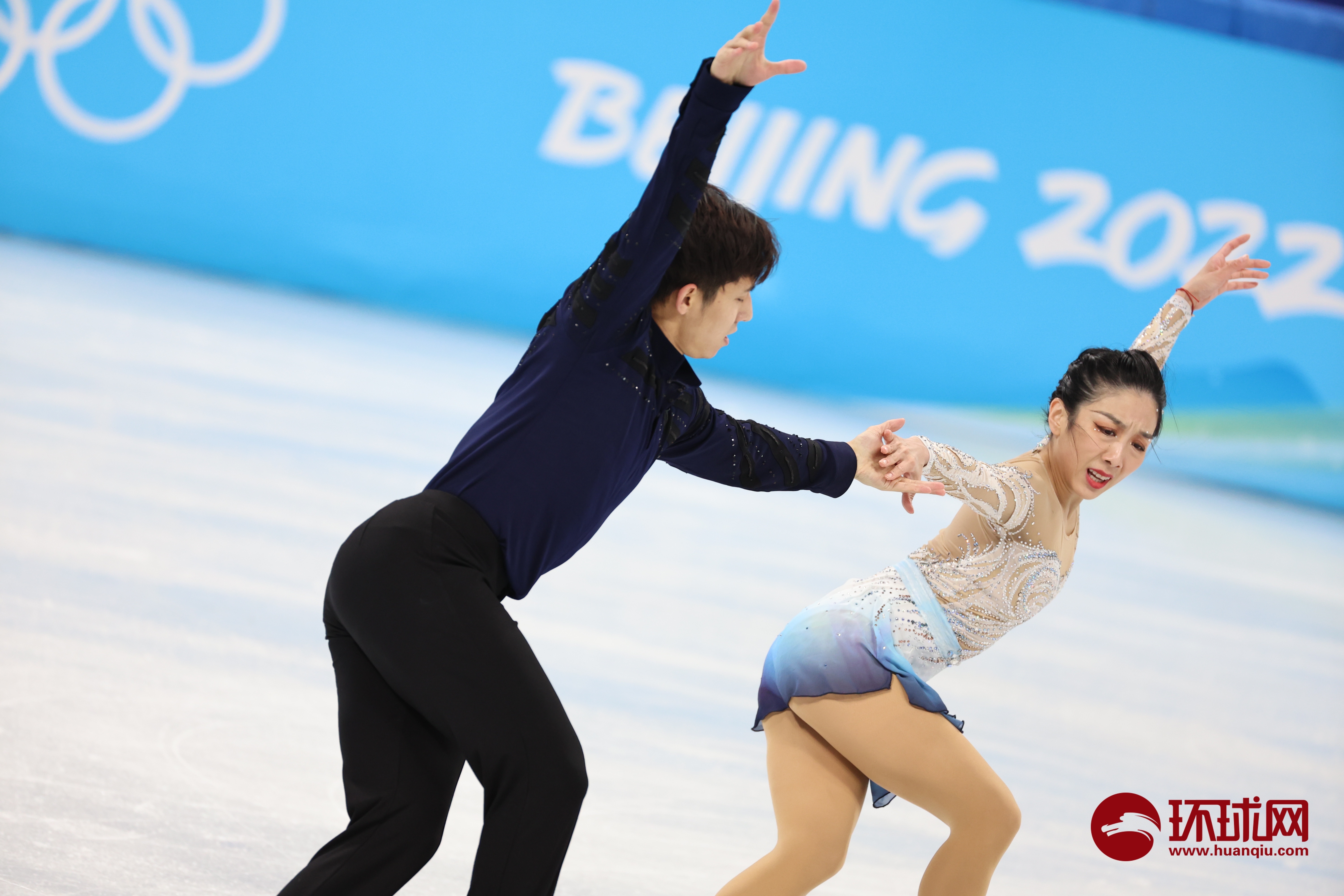 包含JackeyLove回归赛场，出色防守首场状态亮眼，塞尔维亚队观众沸腾！的词条